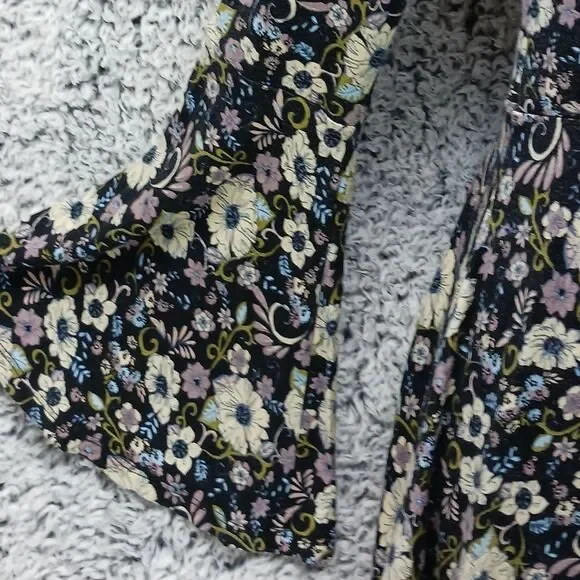 American Eagle Soft and Sexy Midi Women's Small. Floral, Bell Sleeve. Peekaboo. - Picture 7 of 10
